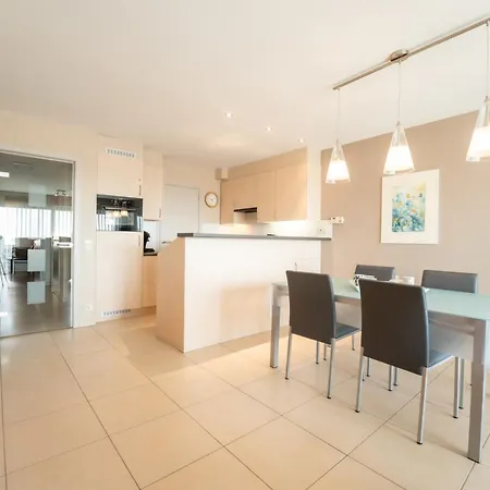 Διαμέρισμα Beau Sejour With Parking By Interhome Blankenberge